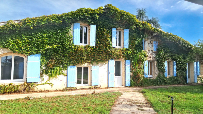 Propriété à vendre à La Lande-de-Fronsac, Gironde - 349 800 €