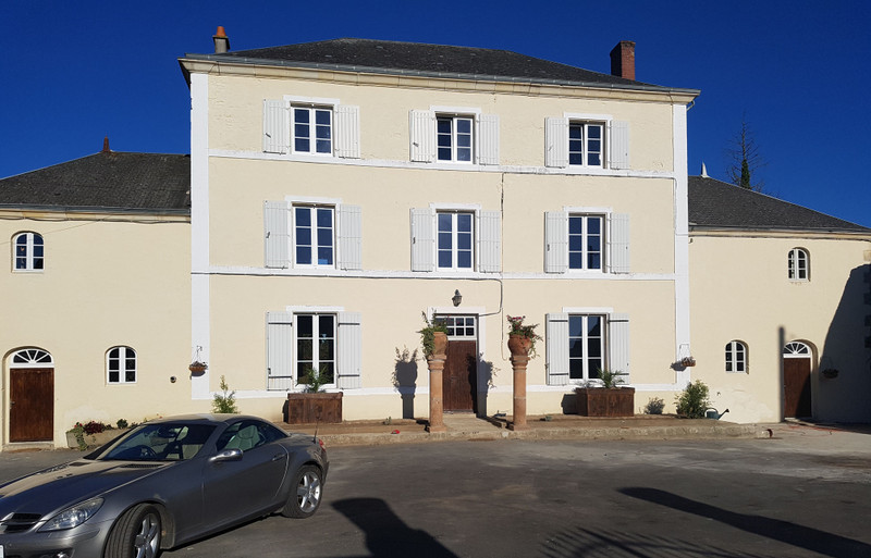 Maison à vendre à Messé, Deux-Sèvres - 441 489 € - photo 1