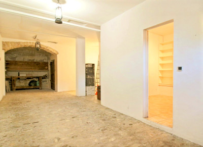 French property for sale in Apt, Vaucluse - €500,000 - photo 9