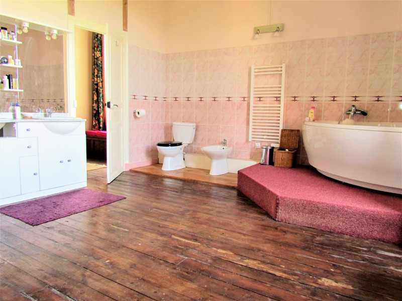French property for sale in Asnières-sur-Blour, Vienne - &#8364;172,800 - photo 8