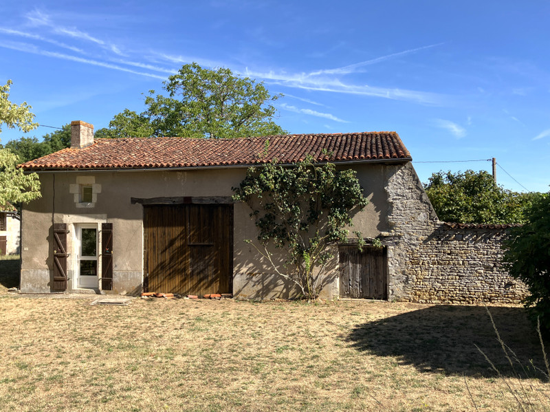 French property for sale in Saint-Martin-l'Ars, Vienne - €66,600 - photo 0