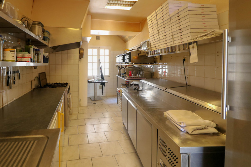 French property for sale in Uzès, Gard - &#8364;960,000 - photo 10