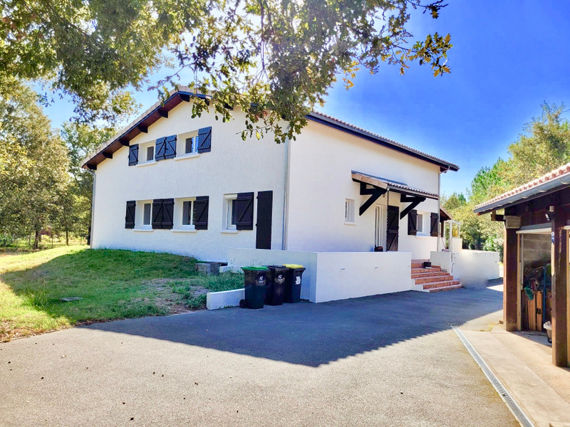 French property for sale in Mios, Gironde - €699,000 - photo 3