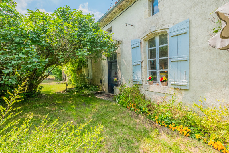 French property for sale in Ribérac, Dordogne - €278,200 - photo 2