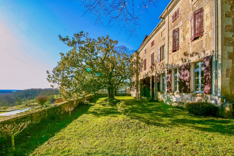 French property for sale in Varaignes, Dordogne - €597,000 - photo 2