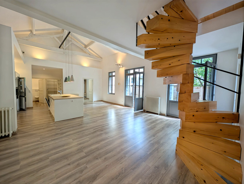 French property for sale in Barbezieux-Saint-Hilaire, Charente - €350,000 - photo 4