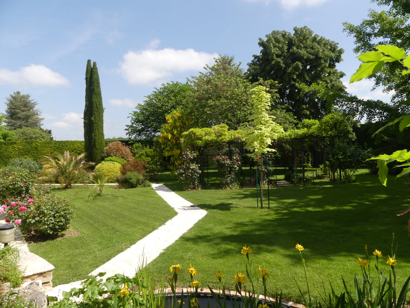 French property for sale in Angoulême, Charente - €499,900 - photo 4