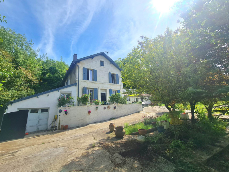 Maison à vendre à Ribérac, Dordogne - 230 050 € - photo 1