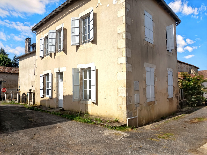 Propriété à vendre à Épenède, Charente - 93 500 €