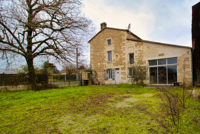 Maison à vendre à Vindelle, Charente, Poitou-Charentes, avec Leggett Immobilier