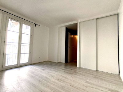 French property for sale in Avignon, Vaucluse - €275,000 - photo 3