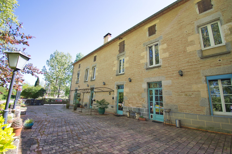 French property for sale in Marmande, Lot-et-Garonne - €447,000 - photo 1