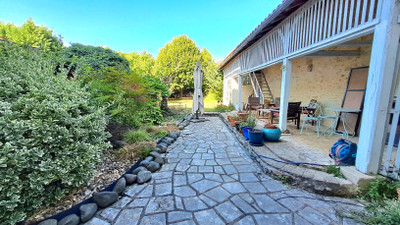 French property for sale in La Rochefoucauld-en-Angoumois, Charente - €413,400 - photo 7