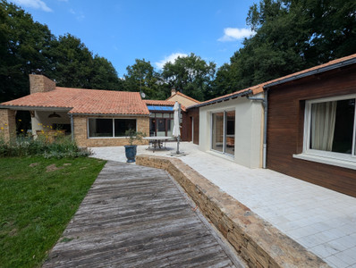 Maison à vendre à Yzernay, Maine-et-Loire, Pays de la Loire, avec Leggett Immobilier