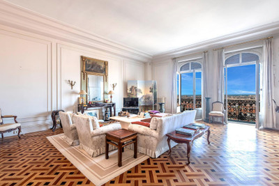 French property for sale in Nice, Alpes-Maritimes - €1,590,000 - photo 2