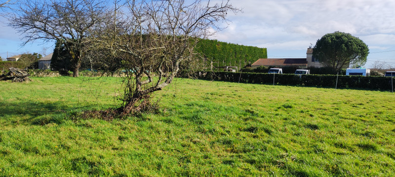 French property for sale in Saint-Pierre-d'Exideuil, Vienne - €99,000 - photo 2