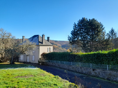 Maison à vendre à La Roche-Canillac, Corrèze, Limousin, avec Leggett Immobilier