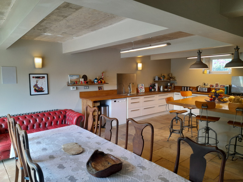 French property for sale in Angles-sur-l'Anglin, Vienne - €304,950 - photo 1
