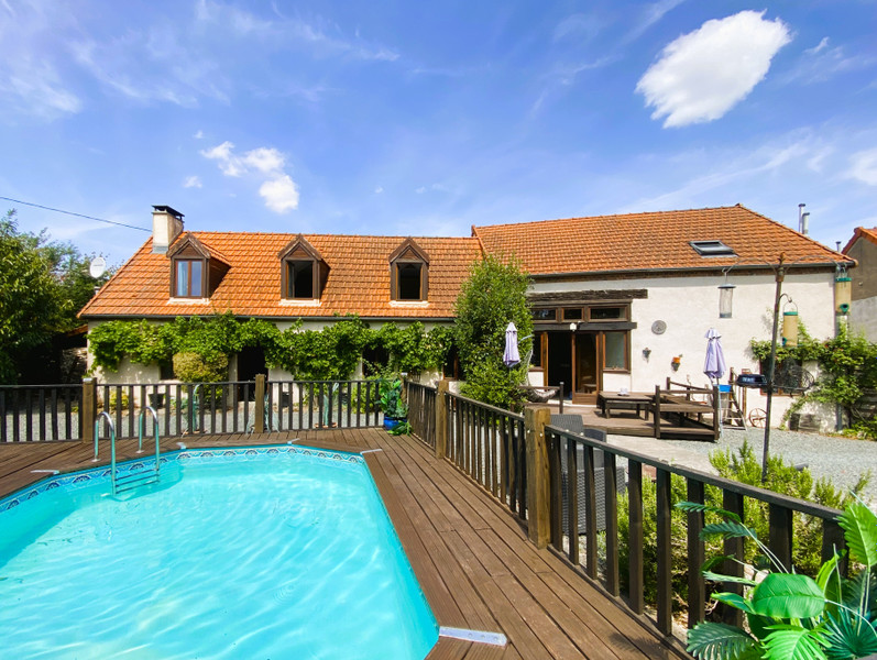French property for sale in ST SATURNIN, Cher - €249,999 - photo 0
