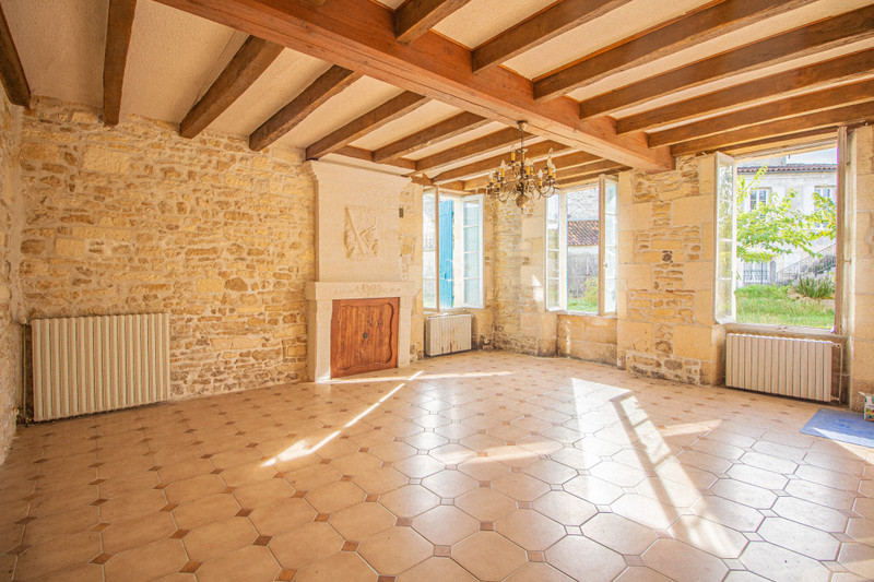 French property for sale in Saint-Sulpice-de-Cognac, Charente - &#8364;333,900 - photo 4