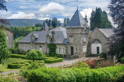 Chateau à vendre à Bourganeuf, Creuse, Limousin, avec Leggett Immobilier