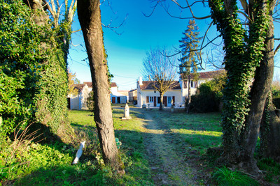 French property for sale in Lupsault, Charente - €93,500 - photo 11