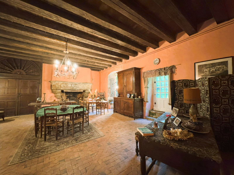 French property for sale in Oroux, Deux-Sèvres - €371,000 - photo 11