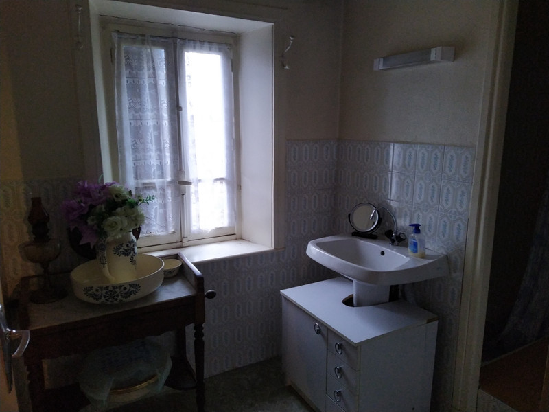 French property for sale in Montel-de-Gelat, Puy-de-Dôme - &#8364;66,600 - photo 4