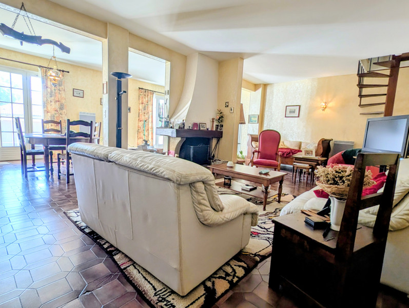 French property for sale in Châlus, Haute-Vienne - €194,400 - photo 4