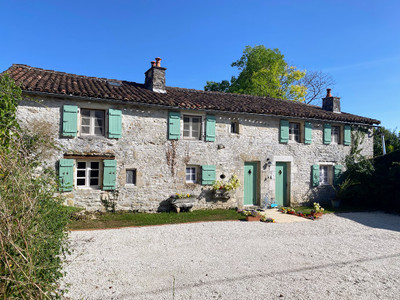 Maison à vendre à Saint-Claud, Charente, Poitou-Charentes, avec Leggett Immobilier