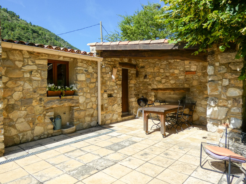 French property for sale in Verclause, Drôme - €380,000 - photo 9