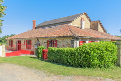 Maison à vendre à Gourgé, Deux-Sèvres, Poitou-Charentes, avec Leggett Immobilier