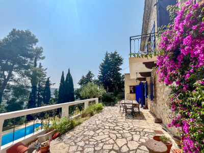 French property for sale in Bagnols-en-Forêt, Var - €578,000 - photo 2