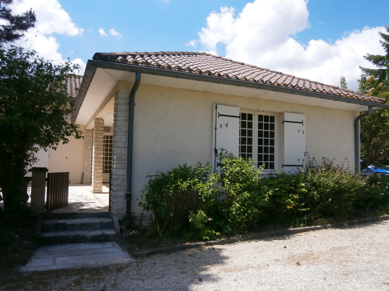 House in AubeterresurDronne Charente Spacious detached 6 bedroom