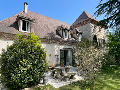 French property for sale in Pradines, Lot - €425,000 - photo 1