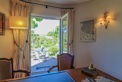 French property for sale in Châteauneuf-Grasse, Alpes-Maritimes - €3,190,000 - photo 9