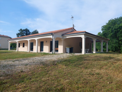French property for sale in Angoulême, Charente - €348,000 - photo 2