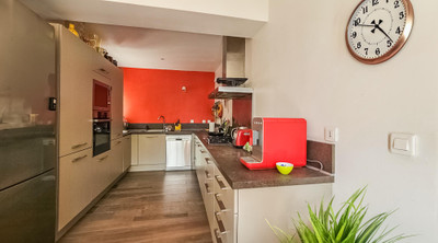 French property for sale in Les Angles, Gard - €468,000 - photo 8