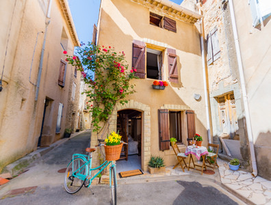 Maison à vendre à Bize-Minervois, Aude, Languedoc-Roussillon, avec Leggett Immobilier