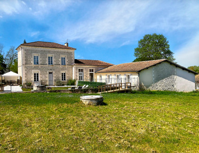 Maison à vendre à Lauzun, Lot-et-Garonne, Aquitaine, avec Leggett Immobilier