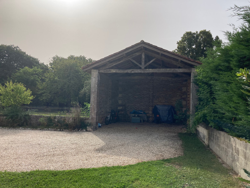 French property for sale in Pouillac, Charente-Maritime - &#8364;445,000 - photo 9