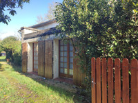 Maison à vendre à Saint-Romain-de-Benet, Charente-Maritime - 275.000 € - photo 1