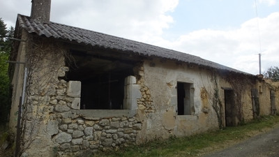 Maison à vendre à Lussac-les-Châteaux, Vienne, Poitou-Charentes, avec Leggett Immobilier