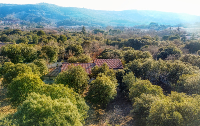 House for sale in Rustrel Vaucluse RUSTREL, LUBERON Spacious 4