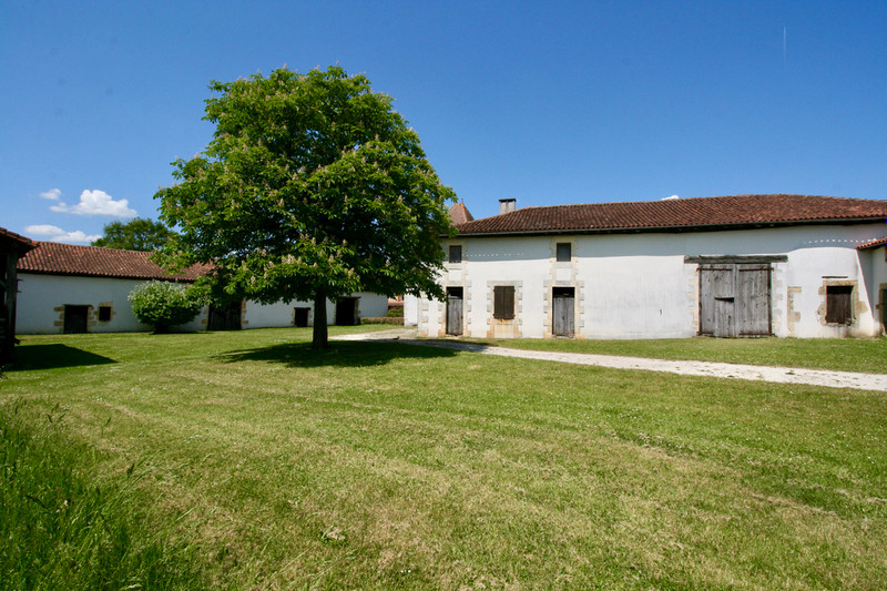 French property for sale in Vitrac-Saint-Vincent, Charente - &#8364;371,000 - photo 2