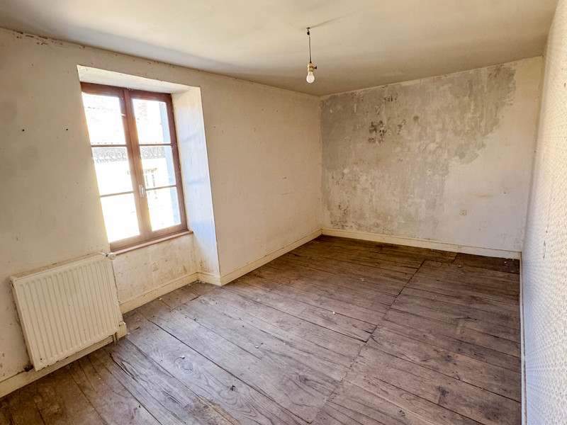French property for sale in Pressignac, Charente - €77,000 - photo 5