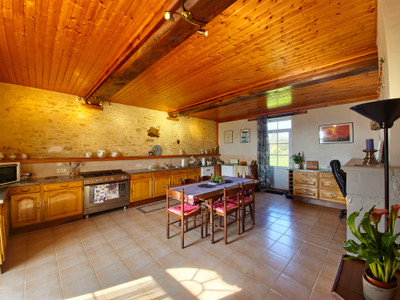 French property for sale in Marsais-Sainte-Radégonde, Vendée - €315,000 - photo 2