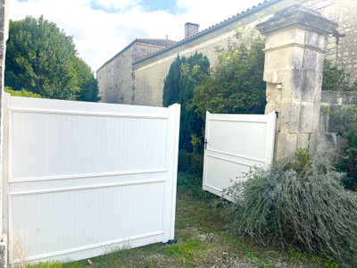 French property for sale in Lignières-Sonneville, Charente - €183,600 - photo 9
