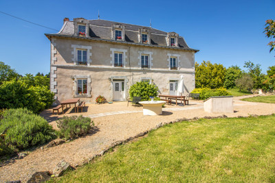 Maison à vendre à Saint-Saud-Lacoussière, Dordogne, Aquitaine, avec Leggett Immobilier