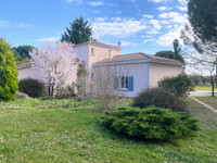 Propriété à vendre à Mansle, Charente - 318 000 € - photo n°2